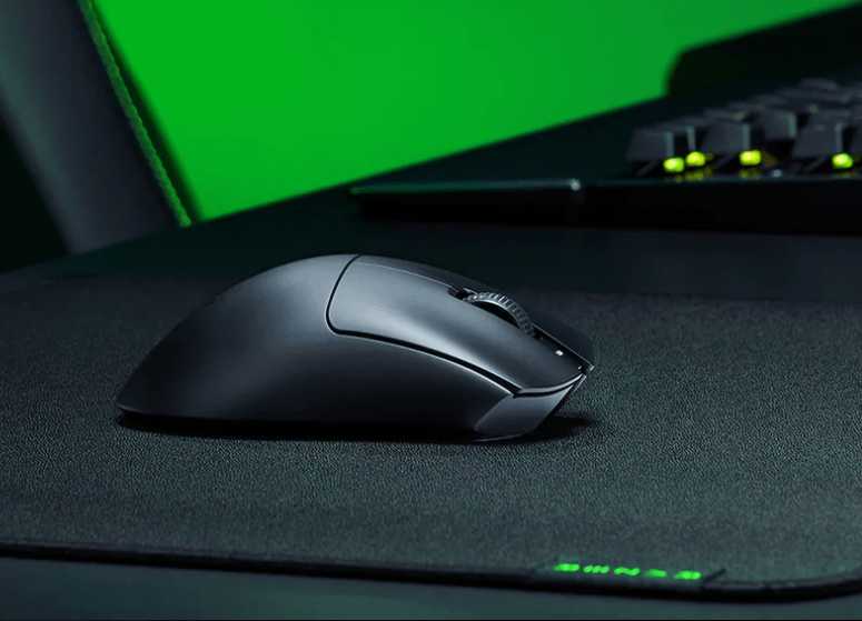 Razer DeathAdder V3 HyperSpeed miš