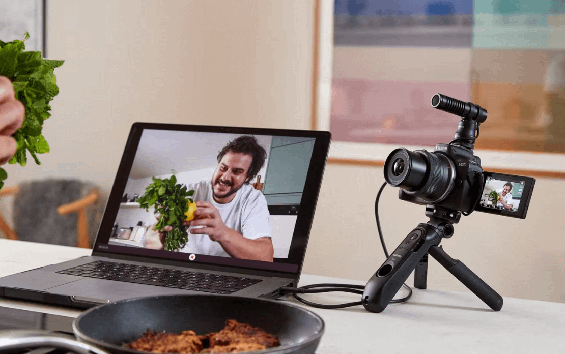 Canon EOS R50 WH + RFS18-45 SEE fotoaparat