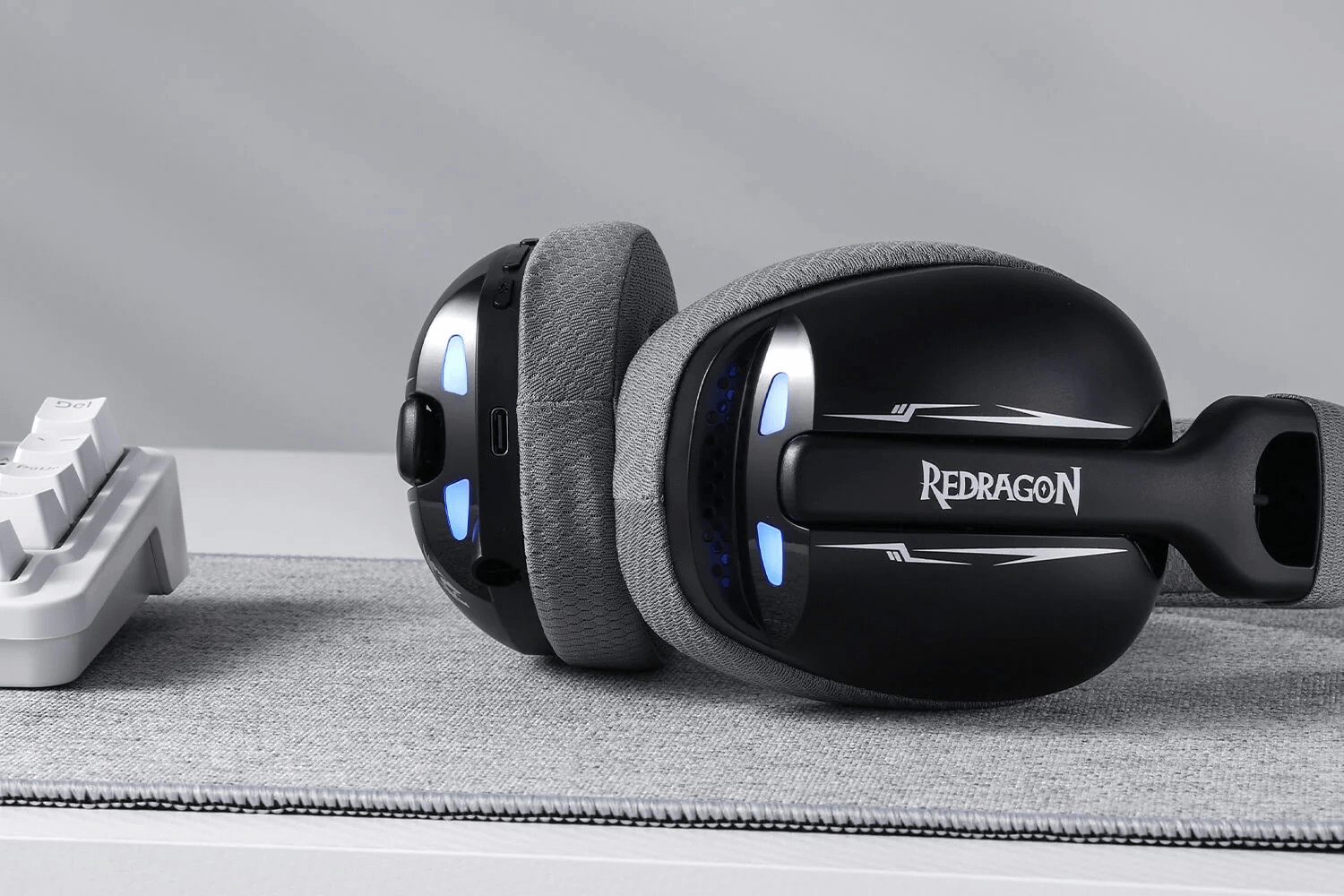 REDRAGON SKULD PRO H878 (White / Gray) slušalice