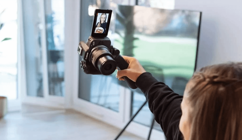 Canon EOS R50 (Black)