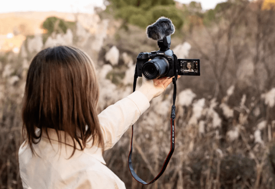 Canon EOS R7 Mirrorless 