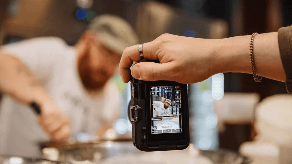 Canon EOS R50 V V5 + RFS 14-30