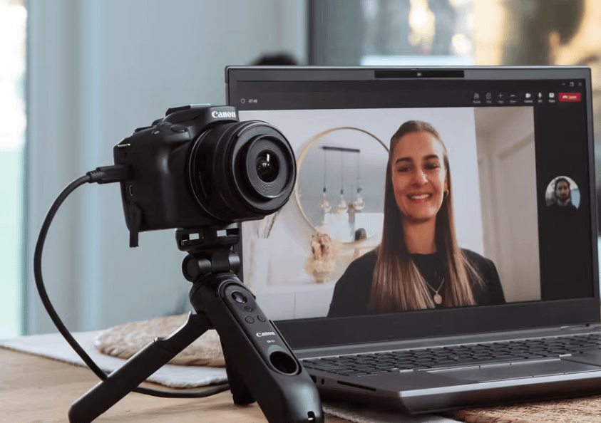 Canon EOS R50 18-45 Travel Kit