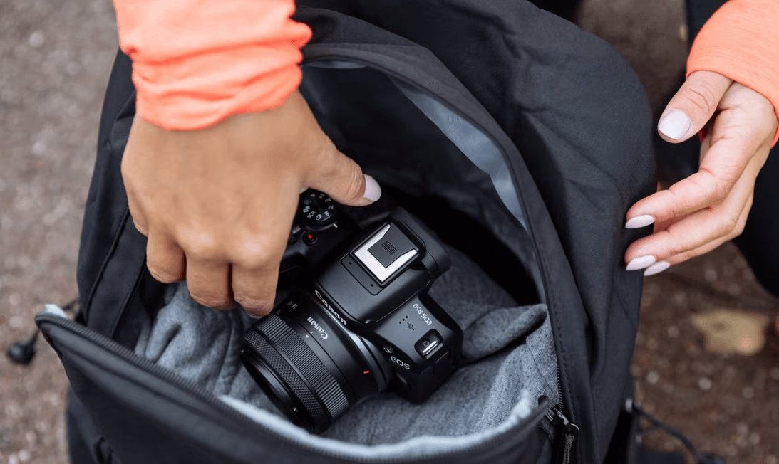 Canon EOS R50 18-45 Travel Kit